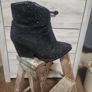 Elegant Black Ankle Boots